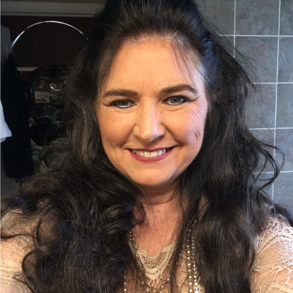 Meet your Posher, Melissa - Picture 7 of 11